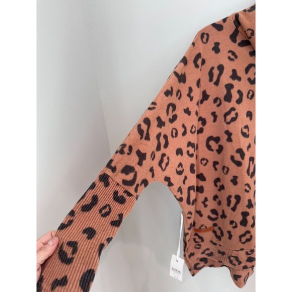 Simply Southern Leopard Turtle Neck Sweater, NWT one size fits most - Picture 7 of 13